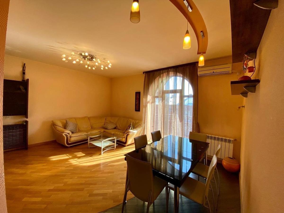 City Center Cute Flat 3 Rooms Yerevan Exterior foto